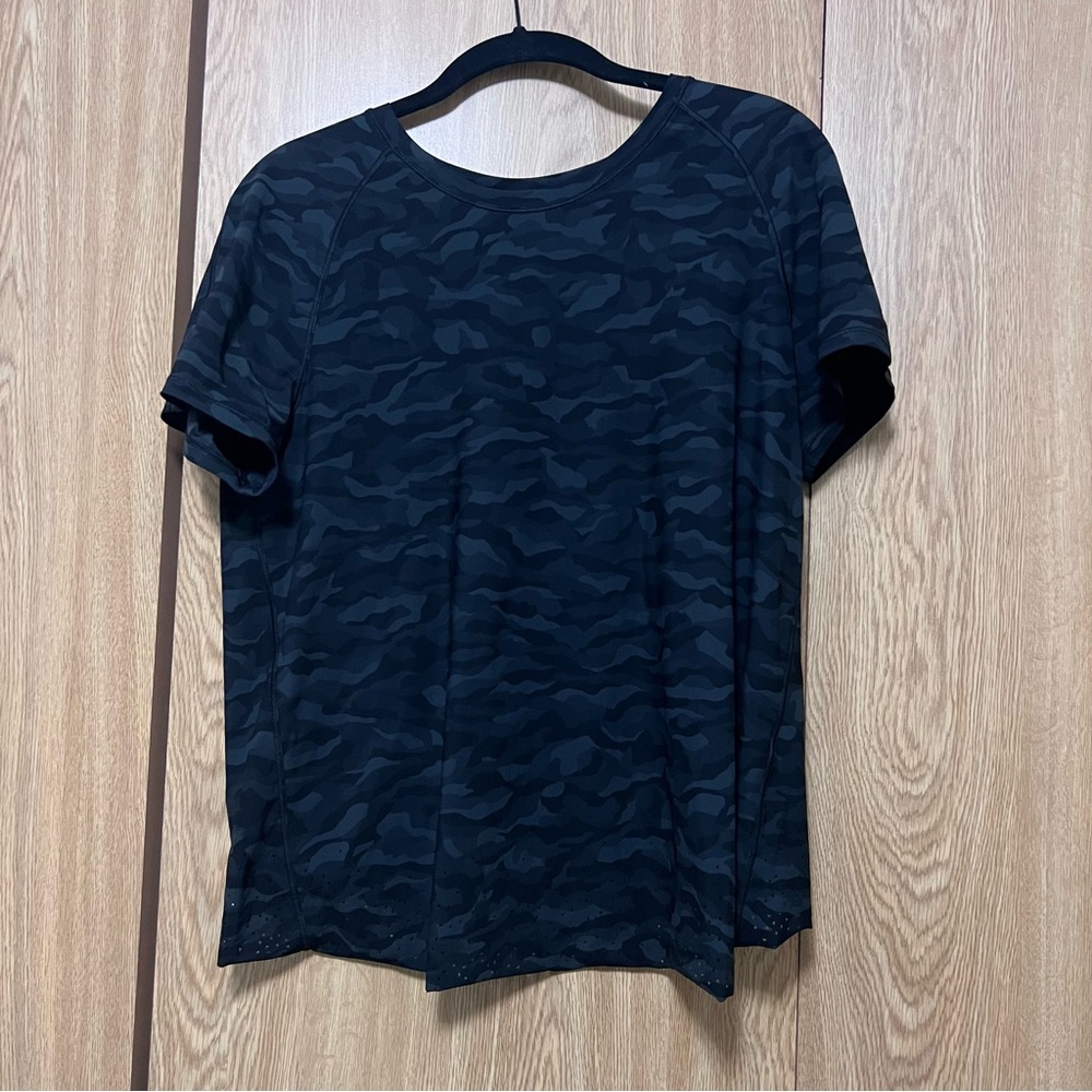 Lululemon Black Camo active shirt